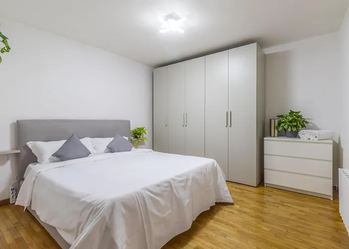 Ottonelli Street Stay- Wifi Fibra Free Tra Storchi & Centro Storico * Modena