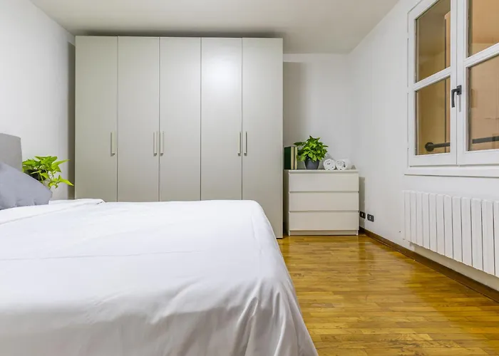 Ottonelli Street Stay- Wifi Fibra Free Tra Storchi & Centro Storico Modena